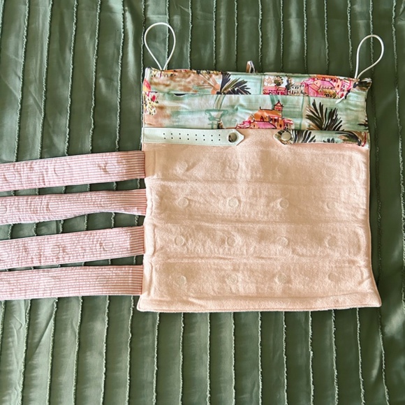 The Bling Sling Magnetic Roll Up Travel Jewelry Holder - Picture 3 of 5